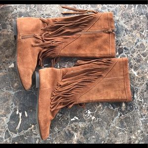 Steve Madden Girl’s Suede Fringe Boots. Size 4M